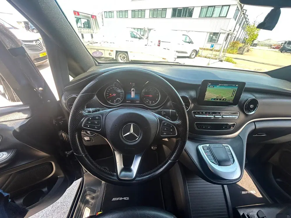 Mercedes-Benz V-Klasse 300d Lang DC amg 239 pk uit 2020, foto 4