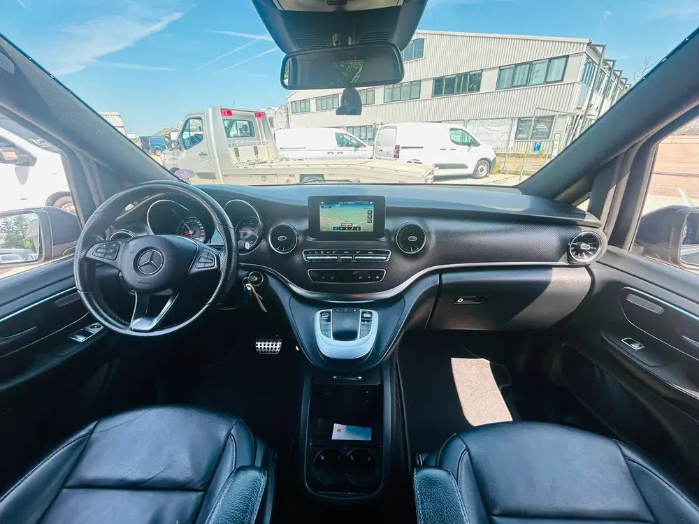 Mercedes-Benz V-Klasse 300d Lang DC amg 239 pk uit 2020, foto 5