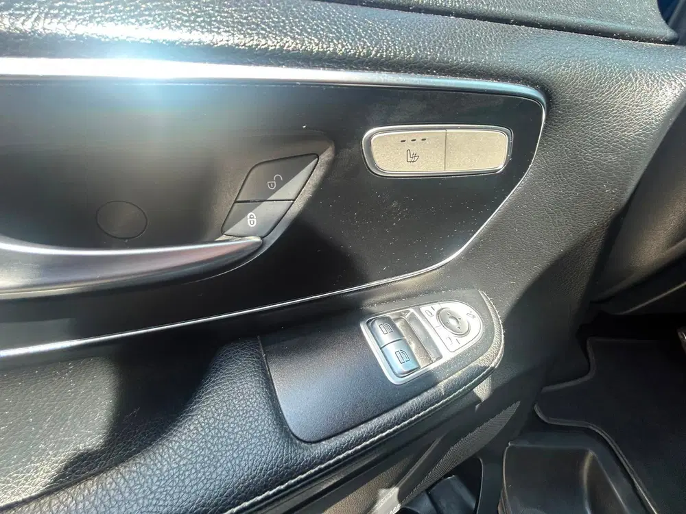 Mercedes-Benz V-Klasse 300d Lang DC amg 239 pk uit 2020, foto 6