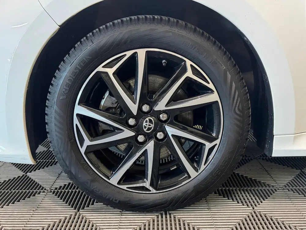 Toyota Yaris 1.5 Hybrid uit 2020, foto 11