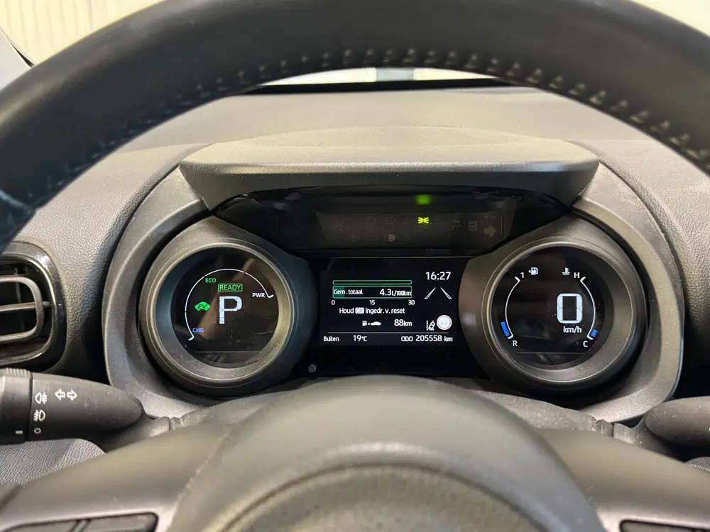 Toyota Yaris 1.5 Hybrid uit 2020, foto 14