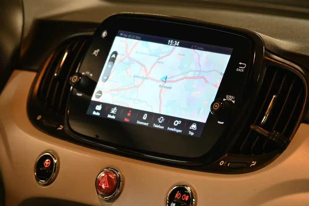 Fiat 500 1.0 Hybrid Star Navi uit 2020, foto 12