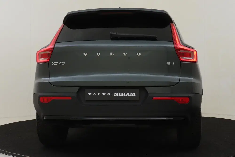 Volvo XC40 B4 (M-HYBRID) PLUS DARK -HARMAN uit 2026, foto 15