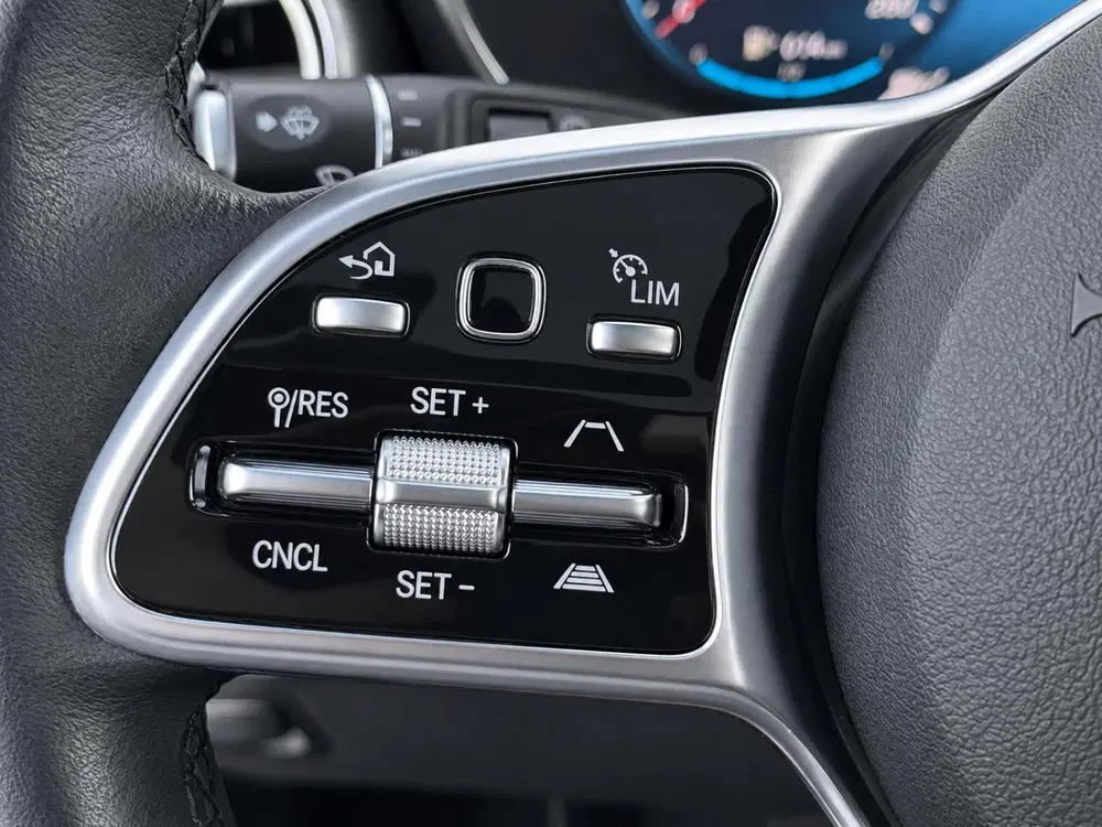 Mercedes-Benz GLC 200 Business Solution uit 2020, foto 11