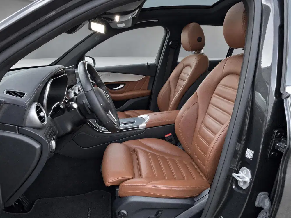 Mercedes-Benz GLC 200 Business Solution uit 2020, foto 7