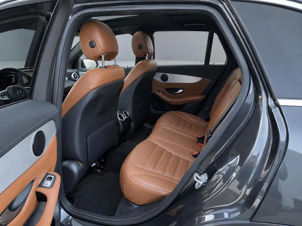 Mercedes-Benz GLC 200 Business Solution uit 2020, foto 8