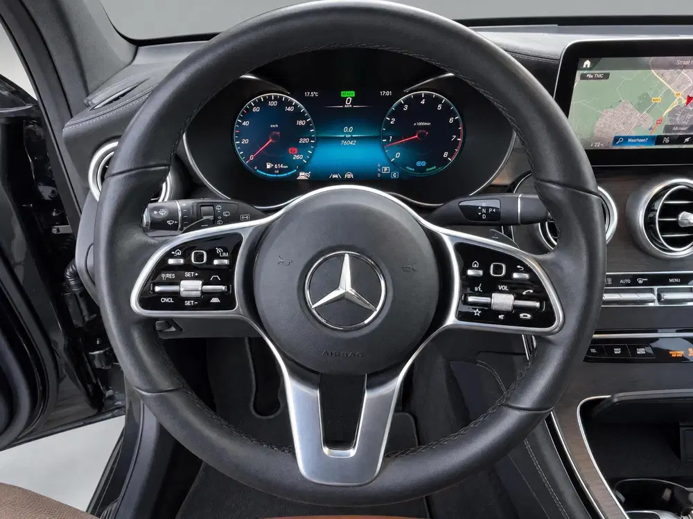 Mercedes-Benz GLC 200 Business Solution uit 2020, foto 9