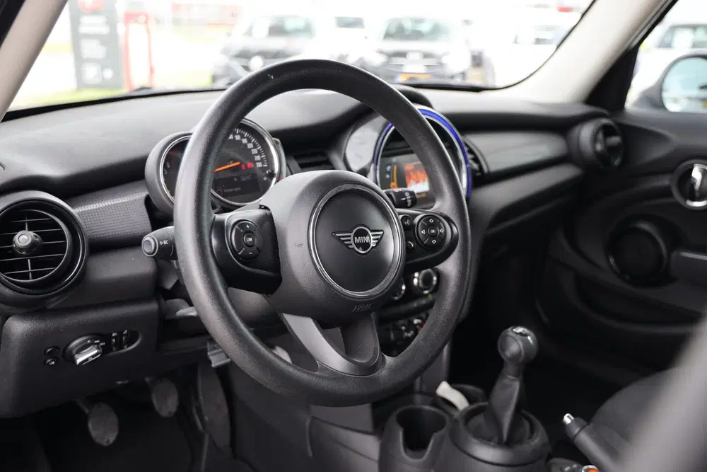 Mini Cooper 1.5 Cooper uit 2019, foto 6
