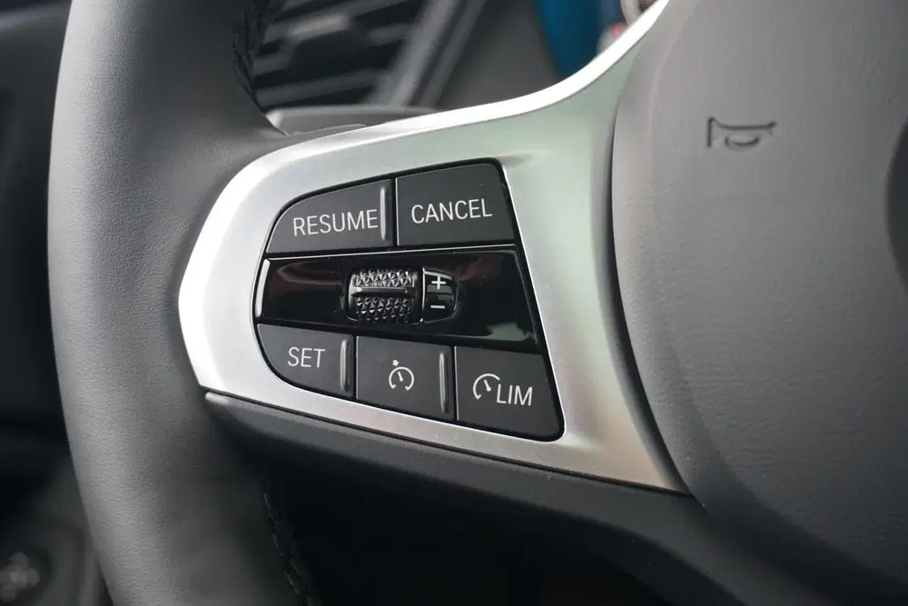 BMW 1-serie 118i uit 2024, foto 10