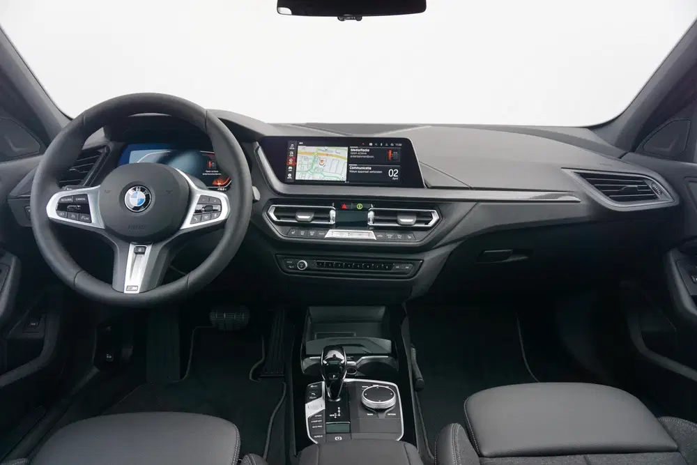 BMW 1-serie 118i uit 2024, foto 8