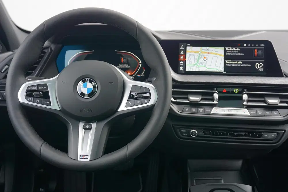 BMW 1-serie 118i uit 2024, foto 9