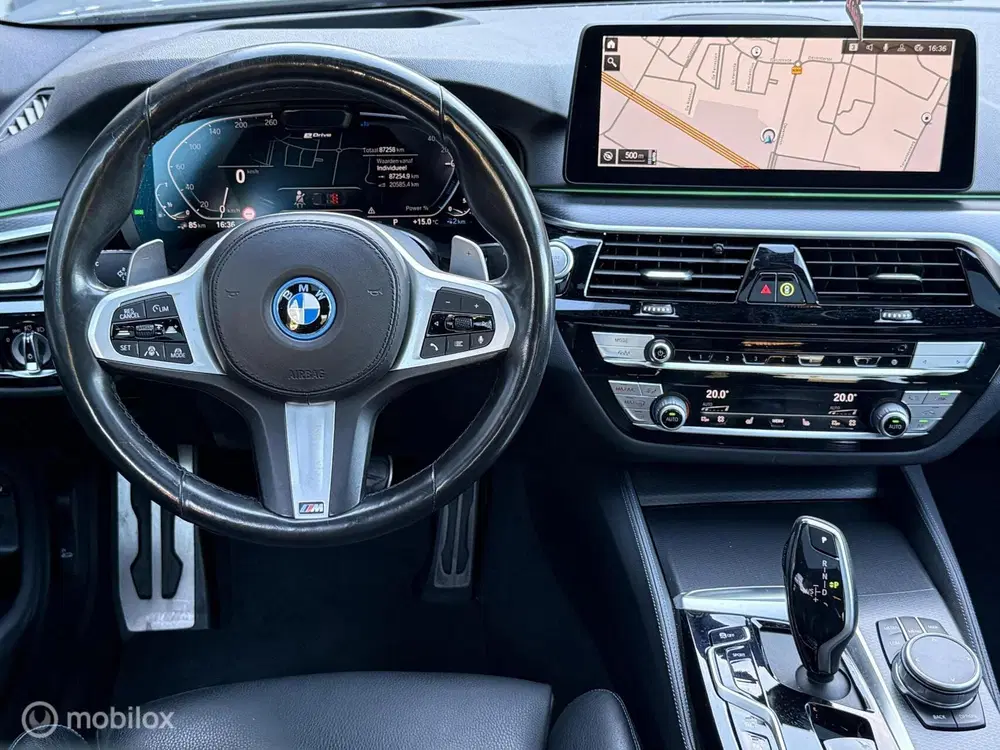 BMW 5-serie 545e xDrive uit 2021, foto 13