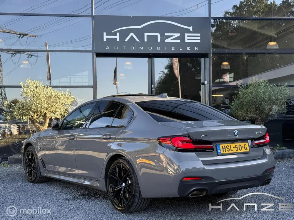 BMW 5-serie 545e xDrive uit 2021, foto 3