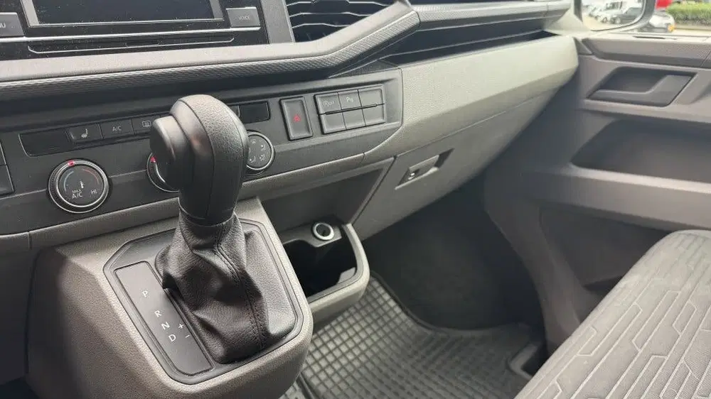 Volkswagen Transporter 2.0 TDI L2H1 4Motion uit 2021, foto 9