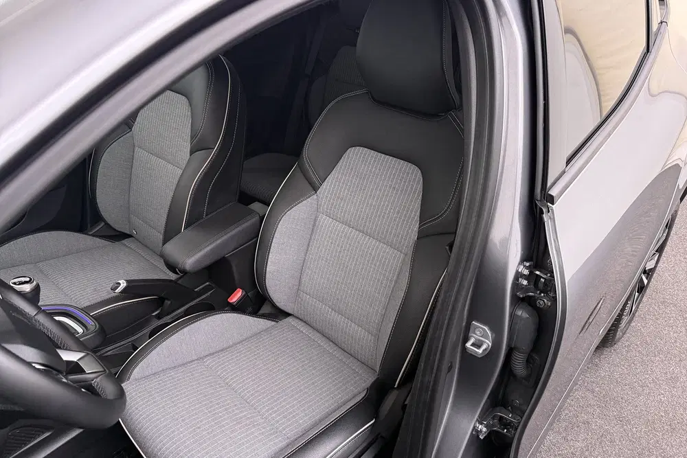Renault Clio 1.0 92 PK TCe Techno Half-Leder Sportstoel uit 2024, foto 9