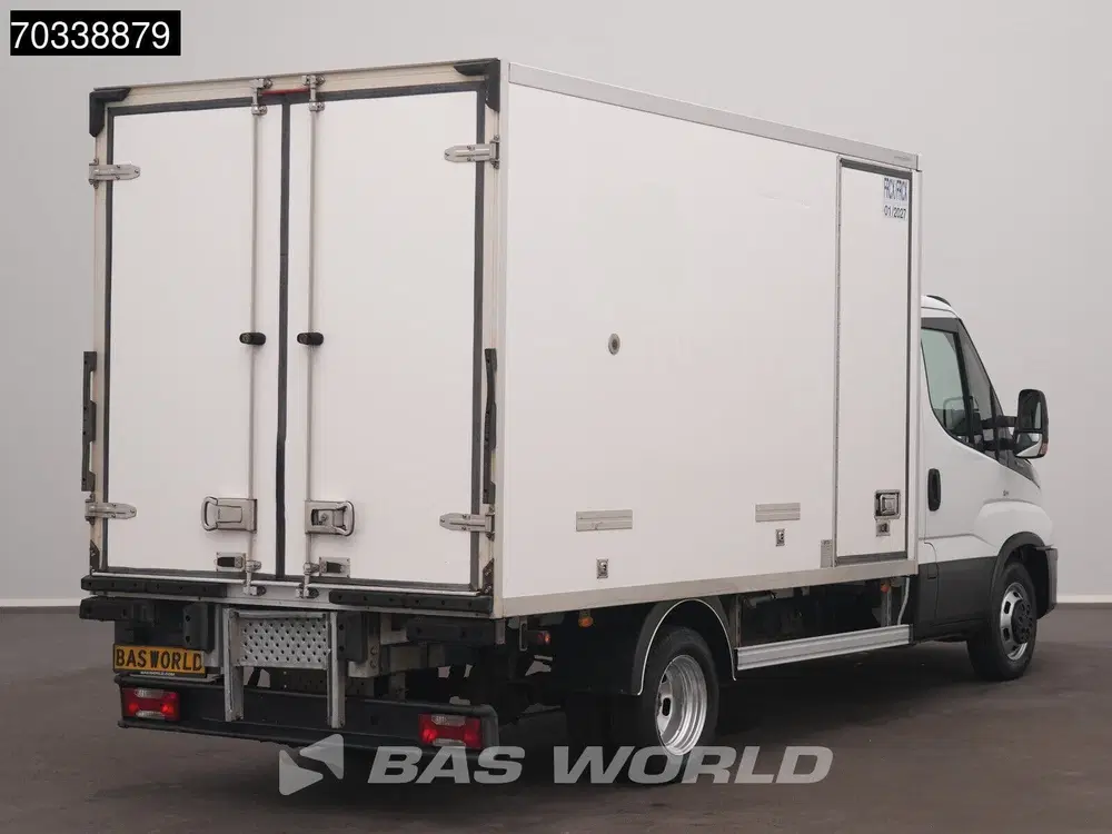 Iveco Daily Koelwagen Vriezer Thermo King V-500-MAX 23 uit 2021, foto 2