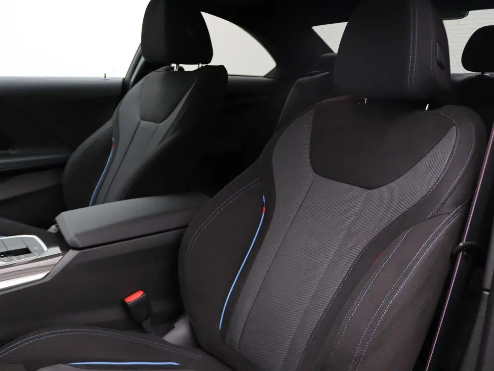 BMW 2-serie 2 Serie Coupé 220i High Executive uit 2026, foto 10