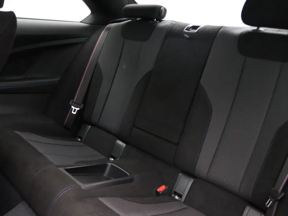 BMW 2-serie 2 Serie Coupé 220i High Executive uit 2026, foto 9
