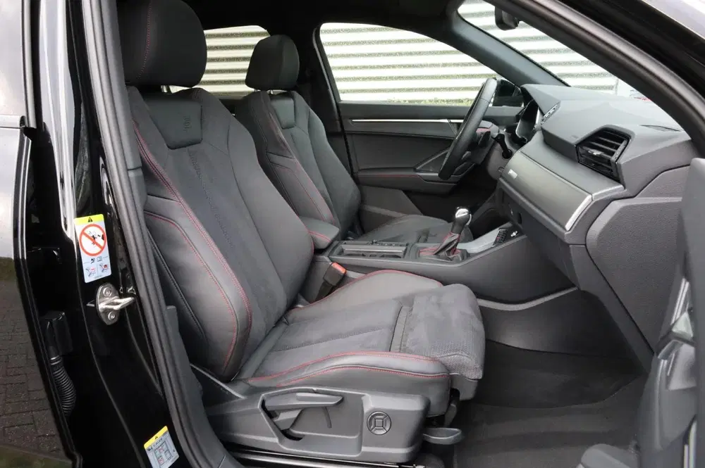 Audi Q3 35 TFSI Pano l Trekhaak l Sonos l Rode sti uit 2025, foto 12