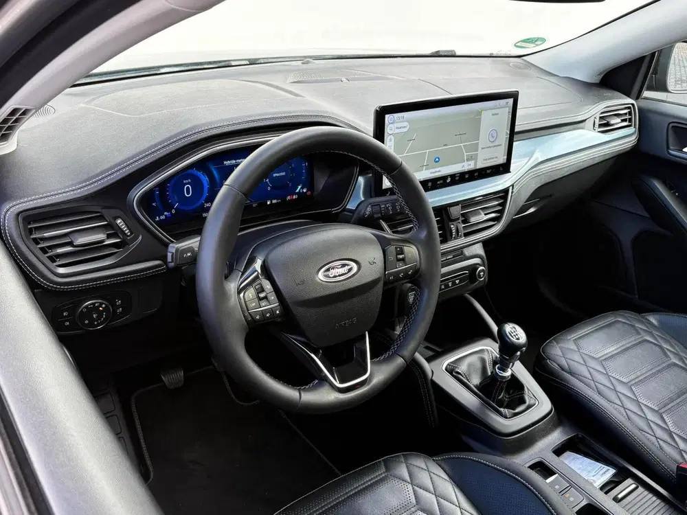 Ford Focus 1.0 EcoBoost 125pk Hybrid Active Vignale uit 2022, foto 2