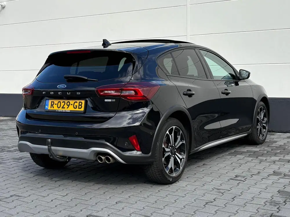 Ford Focus 1.0 EcoBoost 125pk Hybrid Active Vignale uit 2022, foto 3