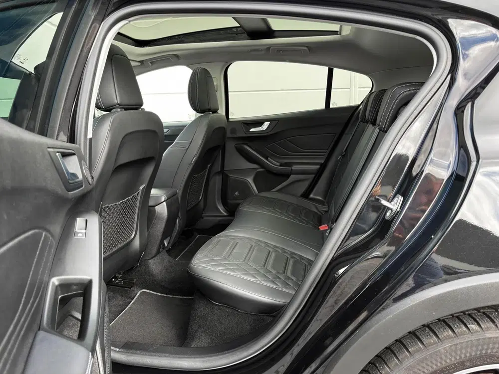 Ford Focus 1.0 EcoBoost 125pk Hybrid Active Vignale uit 2022, foto 7