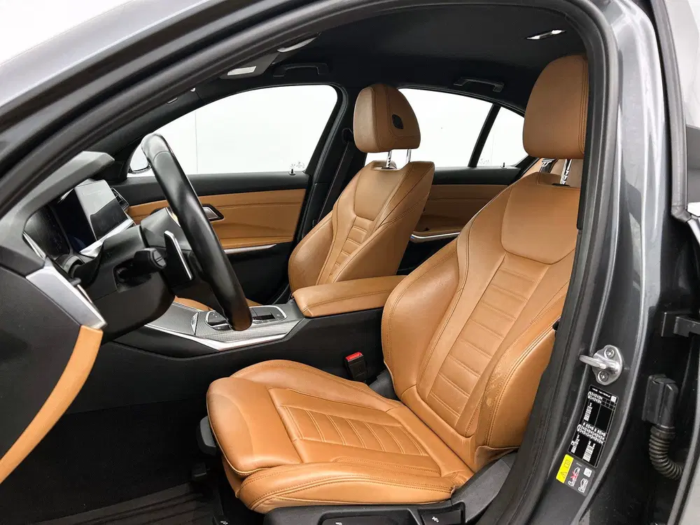 BMW 3-serie 330e High Executive M Sport uit 2019, foto 5