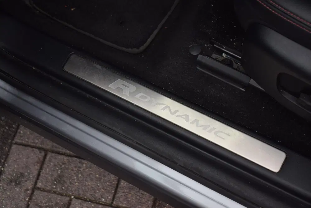 Land Rover Discovery Sport P300e 1.5 R-Dynamic HSE uit 2023, foto 8