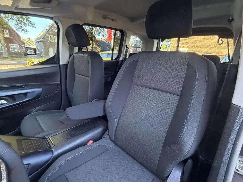 Peugeot Rifter 1.2 Benzine 110 Pk Allure * Navigatie * Tr uit 2019, foto 10