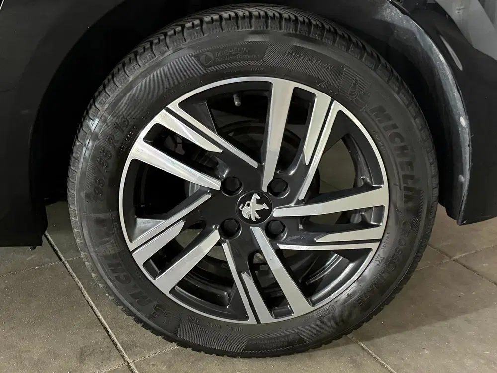 Peugeot 208 1.2 PureTech 75 Allure Cruise uit 2023, foto 11