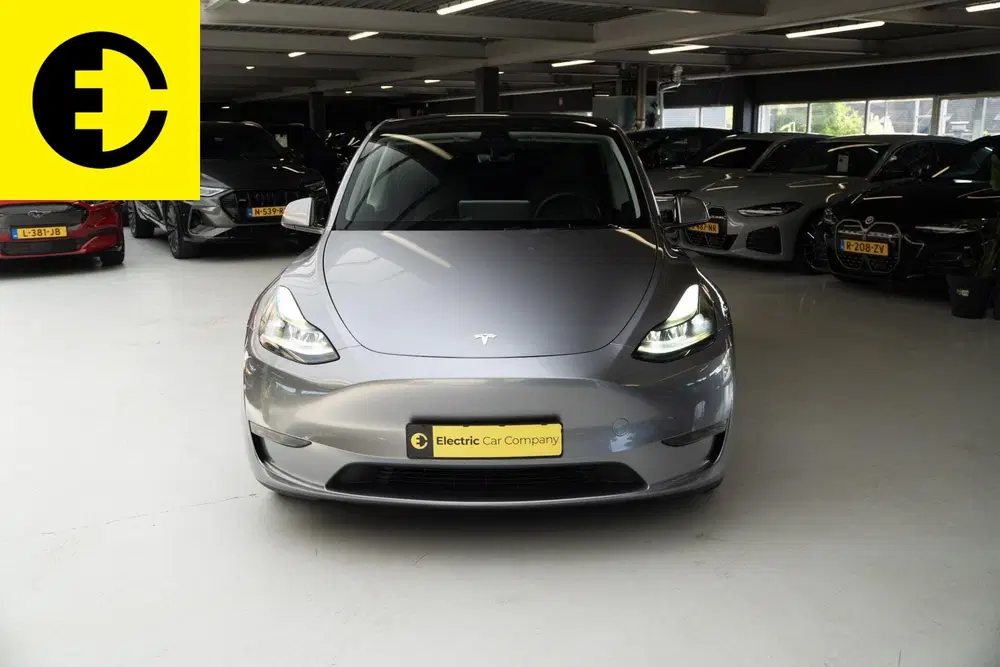 Tesla Model Y Performance AWD 75 kWh uit 2023, foto 10