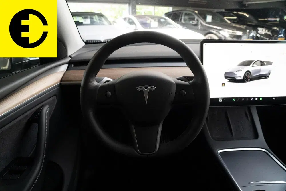 Tesla Model Y Performance AWD 75 kWh uit 2023, foto 4