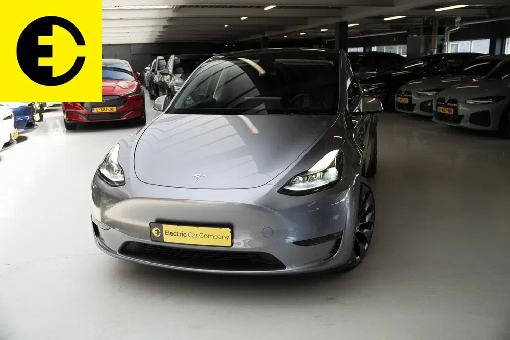 Tesla Model Y Performance AWD 75 kWh uit 2023, foto 9