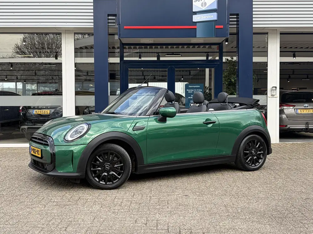 Mini Cabrio 1.5 Cooper Classic uit 2022, foto 2
