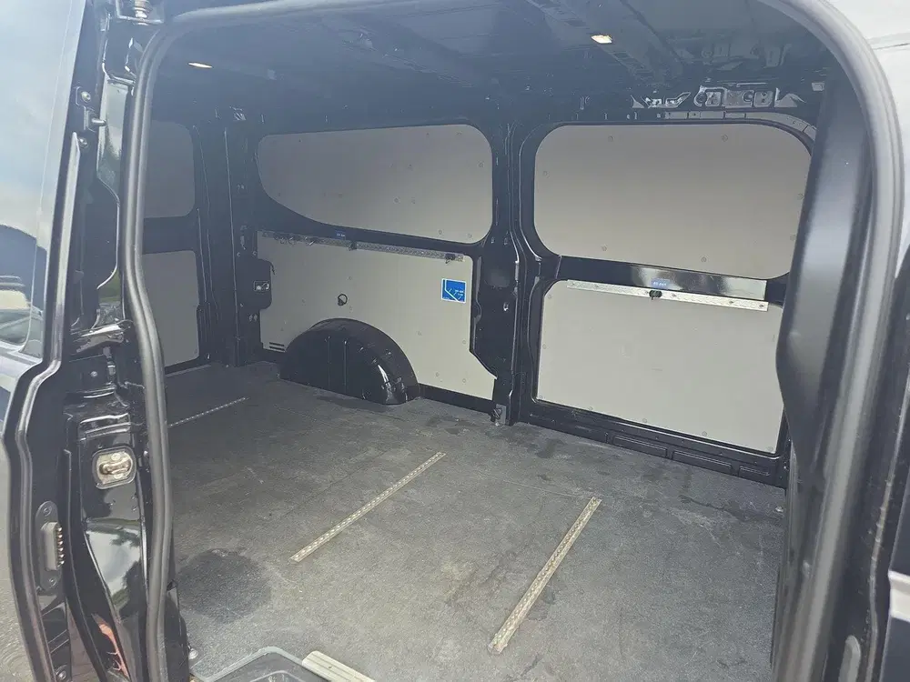 Volkswagen Transporter 2.0 TDI L2H1 uit 2025, foto 12