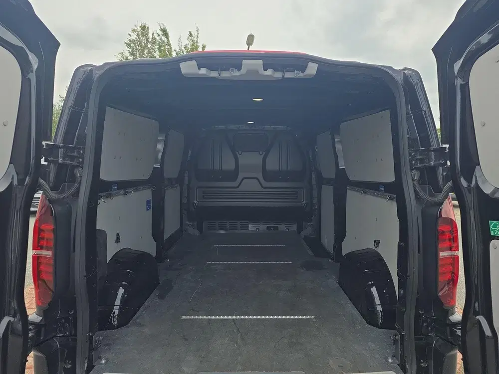 Volkswagen Transporter 2.0 TDI L2H1 uit 2025, foto 14
