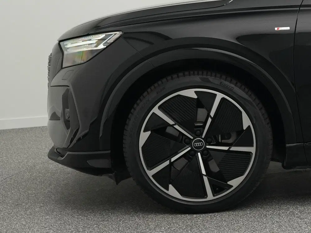 Audi Q4 e-tron 45 quattro S Edition 82 kWh 286 PK uit 2024, foto 8