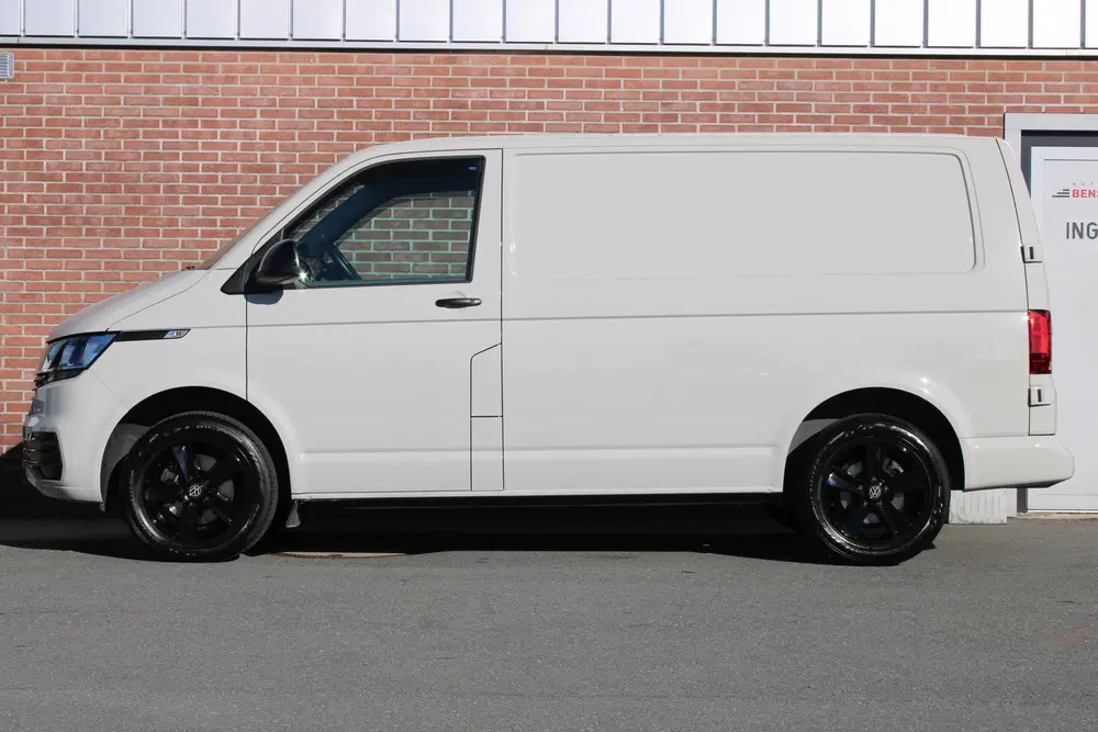 Volkswagen Transporter 2.0 TDI 150PK L1H1 28 DSG uit 2024, foto 2