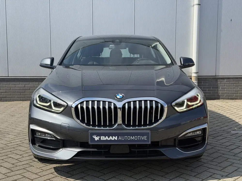 BMW 1-serie 120i High Executive uit 2021, foto 3
