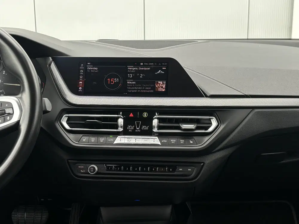 BMW 1-serie 120i High Executive uit 2021, foto 6