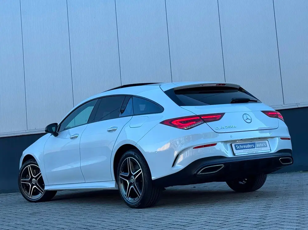 Mercedes-Benz CLA 250 e AMG Night Ed. uit 2022, foto 3