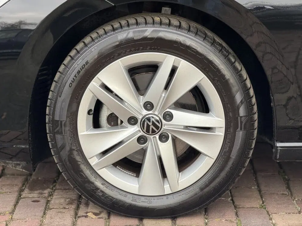 Volkswagen Golf 1.0 TSI Life uit 2024, foto 5