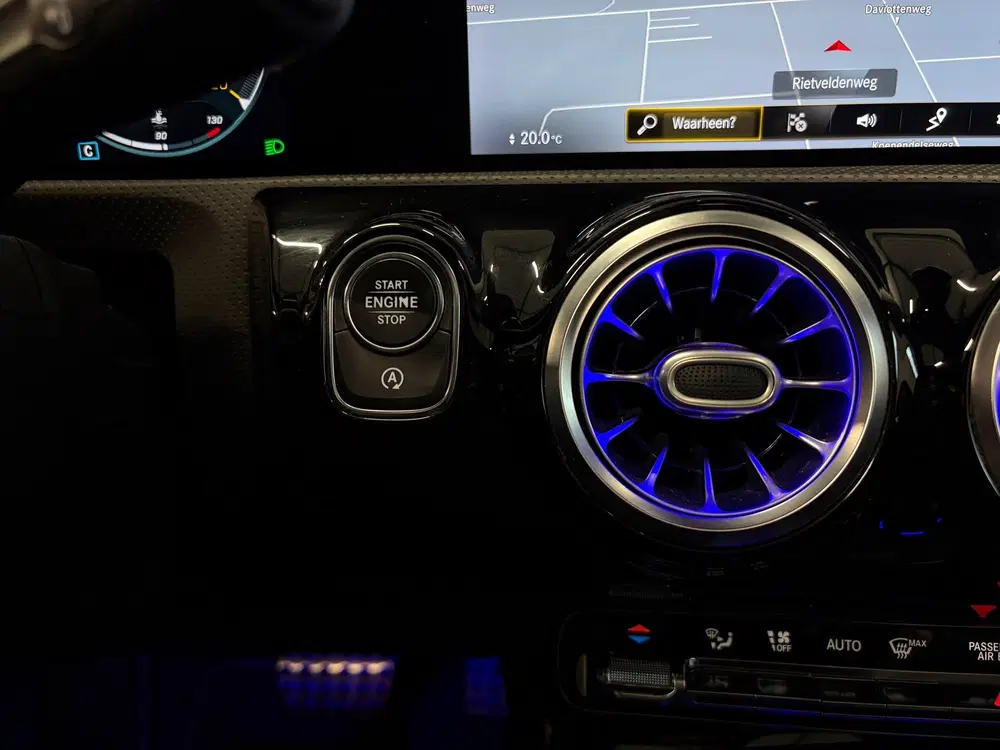 Mercedes-Benz CLA 180 Business Solutio uit 2020, foto 11