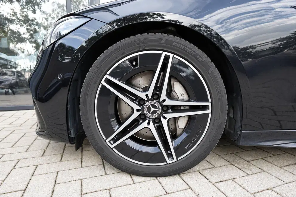 Mercedes-Benz C-Klasse 200 AMG Line PANO KEYLESS CAM uit 2022, foto 11