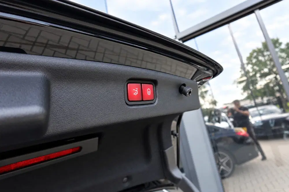 Mercedes-Benz C-Klasse 200 AMG Line PANO KEYLESS CAM uit 2022, foto 15
