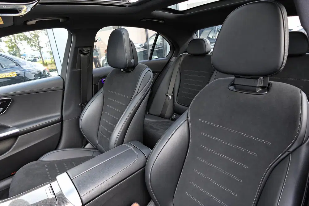 Mercedes-Benz C-Klasse 200 AMG Line PANO KEYLESS CAM uit 2022, foto 5