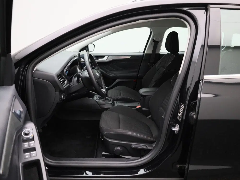 Ford Focus 1.0 EcoBoost Hybrid Titanium uit 2023, foto 9