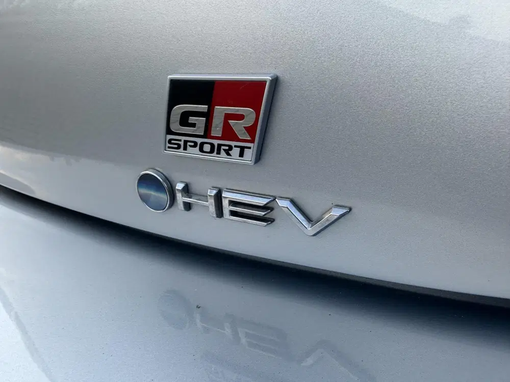 Toyota Corolla Hybrid 140 GR Sport uit 2025, foto 5