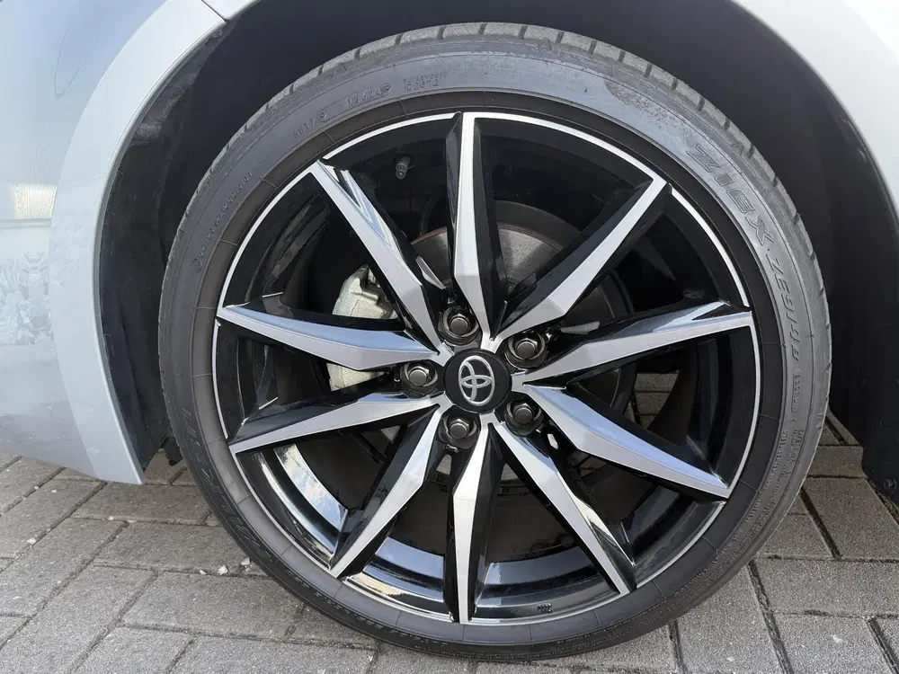 Toyota Corolla Hybrid 140 GR Sport uit 2025, foto 6