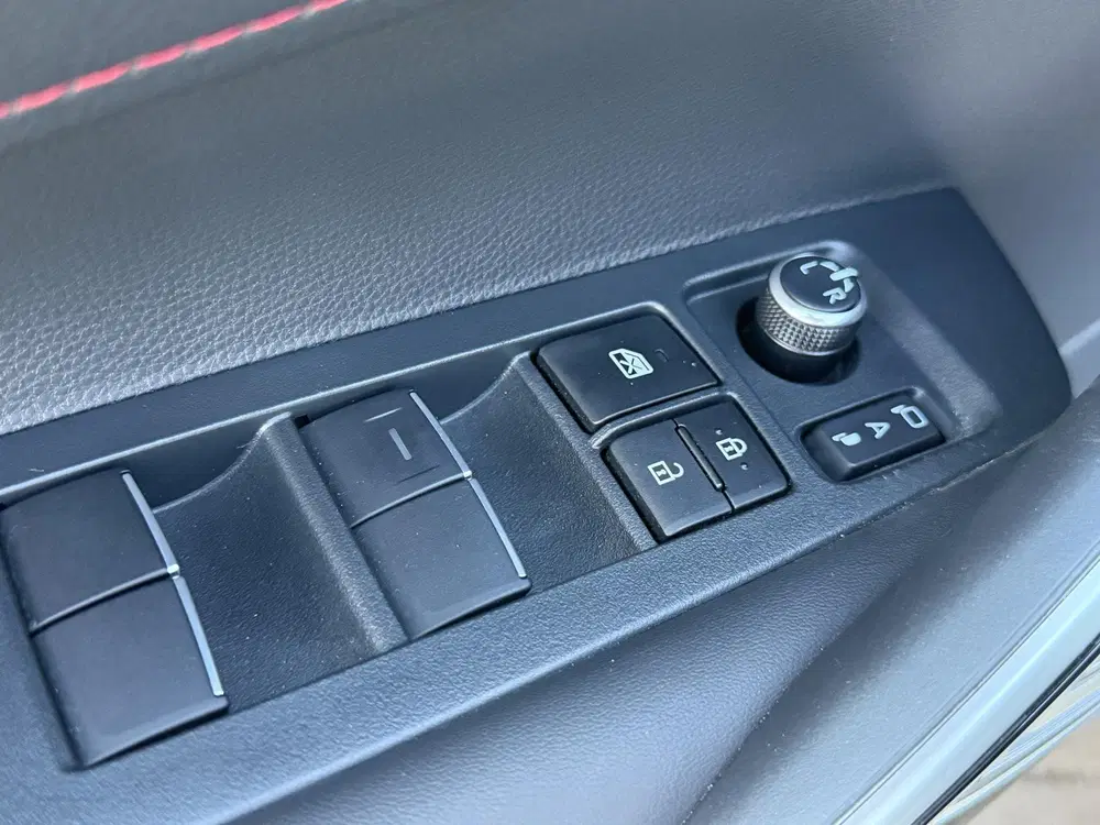 Toyota Corolla Hybrid 140 GR Sport uit 2025, foto 7